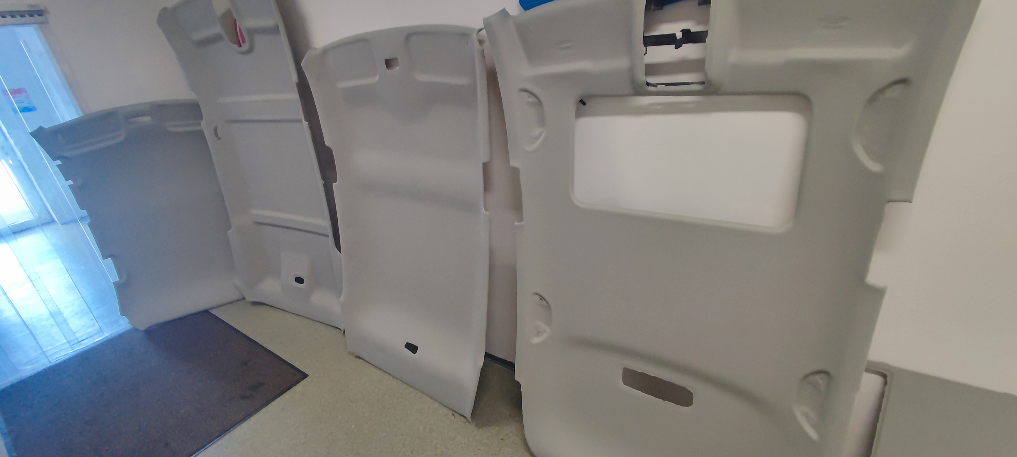 Tetőkárpit csere Budapest – Japán gépjárműn, világosbarna szövet, gyári megjelenés